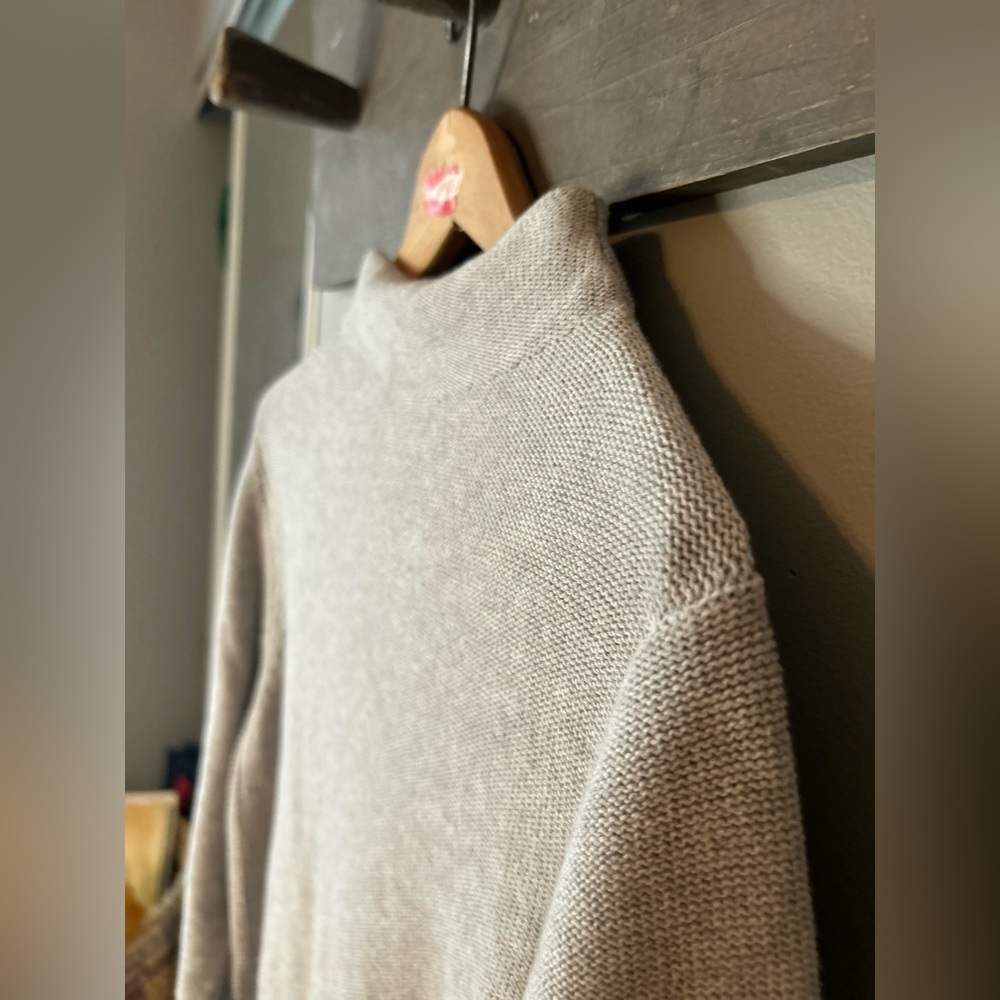 ✌️4 for $20✌️ Minimal tunic length sweater - Picture 6 of 13